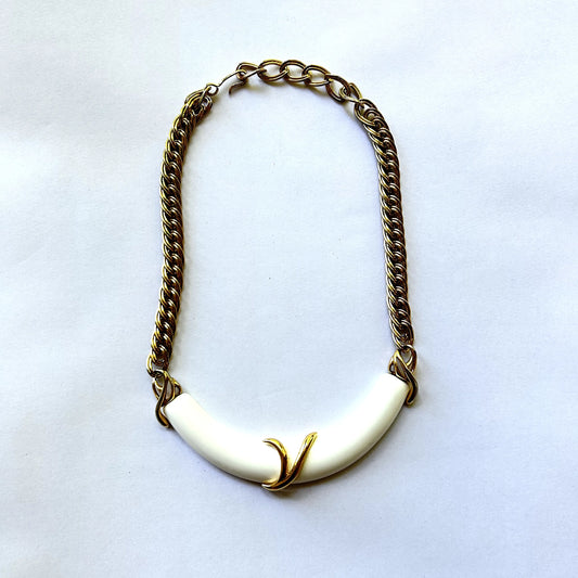 VINTAGE MONET 1980S CHUNKY CHAIN WITH WHITE LUCITE BIB