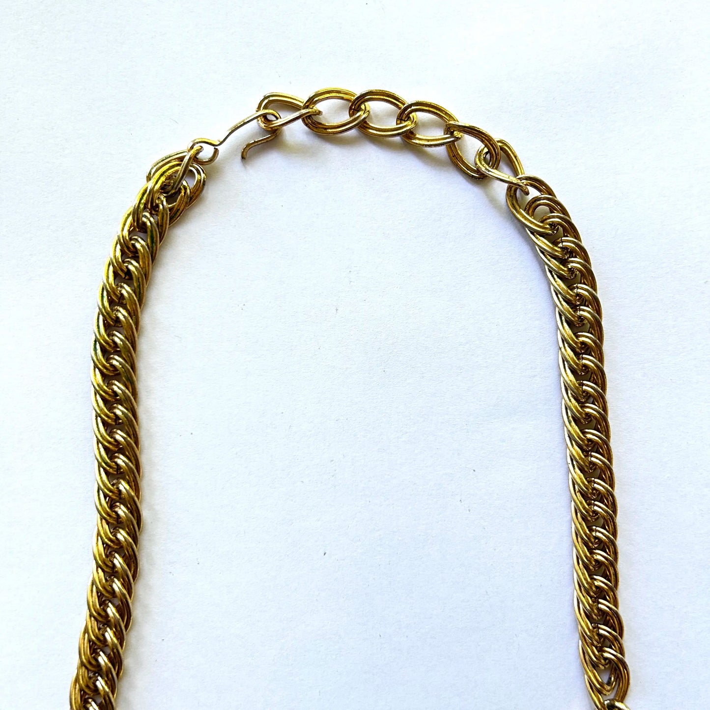 VINTAGE MONET 1980S CHUNKY CHAIN WITH WHITE LUCITE BIB