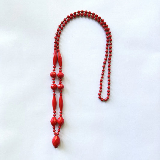 VINTAGE 1920s-30S ART DECO-STYLE LIPSTICK RED GLASS BEAD NECKLACE